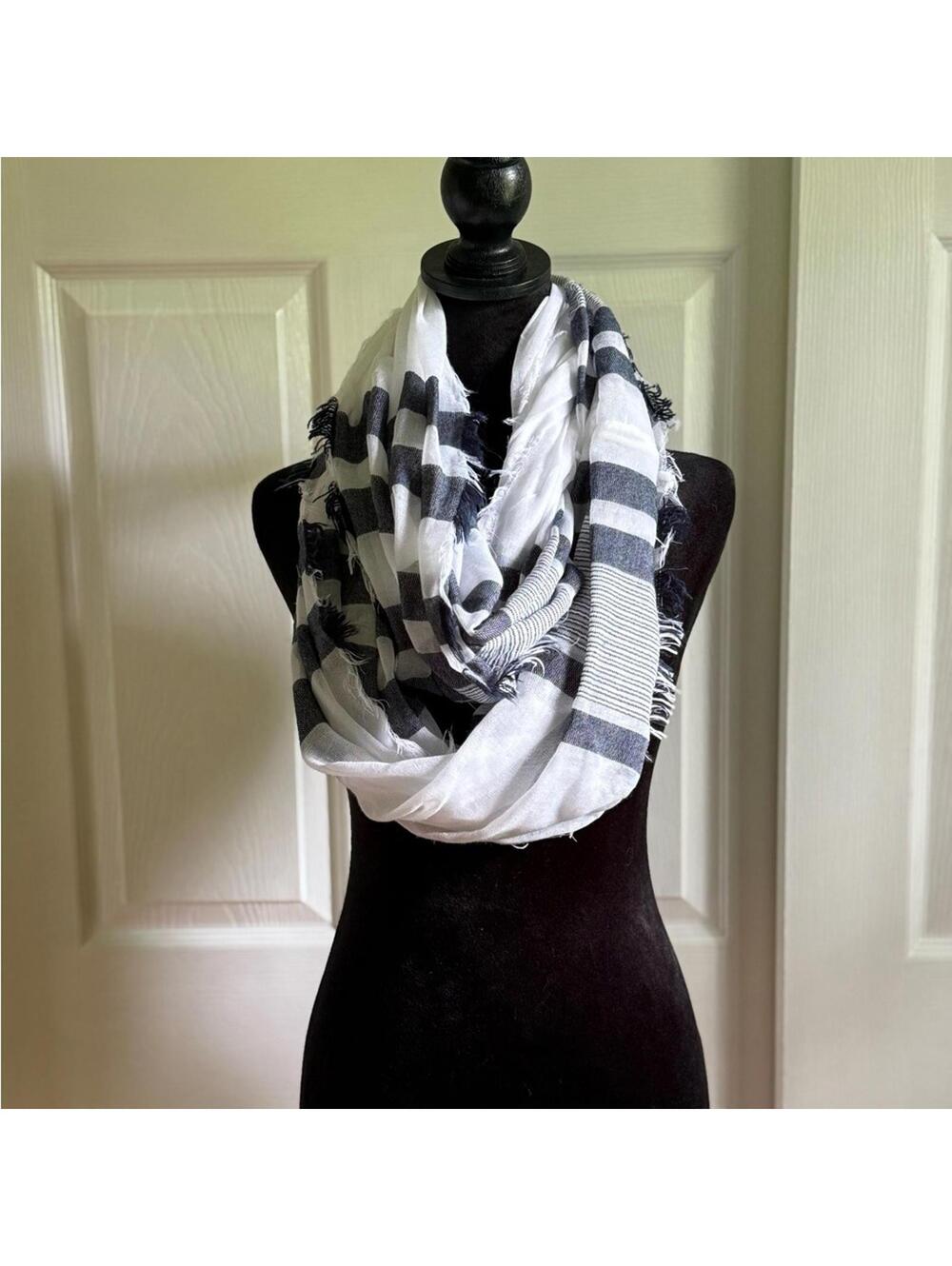 Women's Infinity Scarf | NWT | Ardene